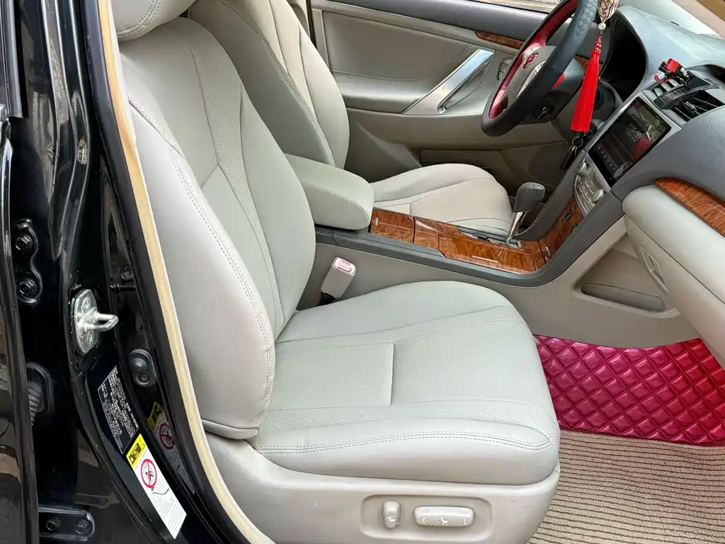 Toyota Camry — миниатюра 8