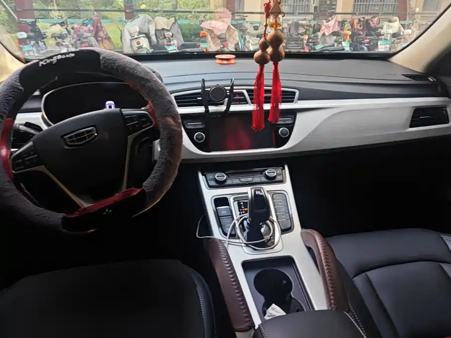 Geely Boyue — миниатюра 12