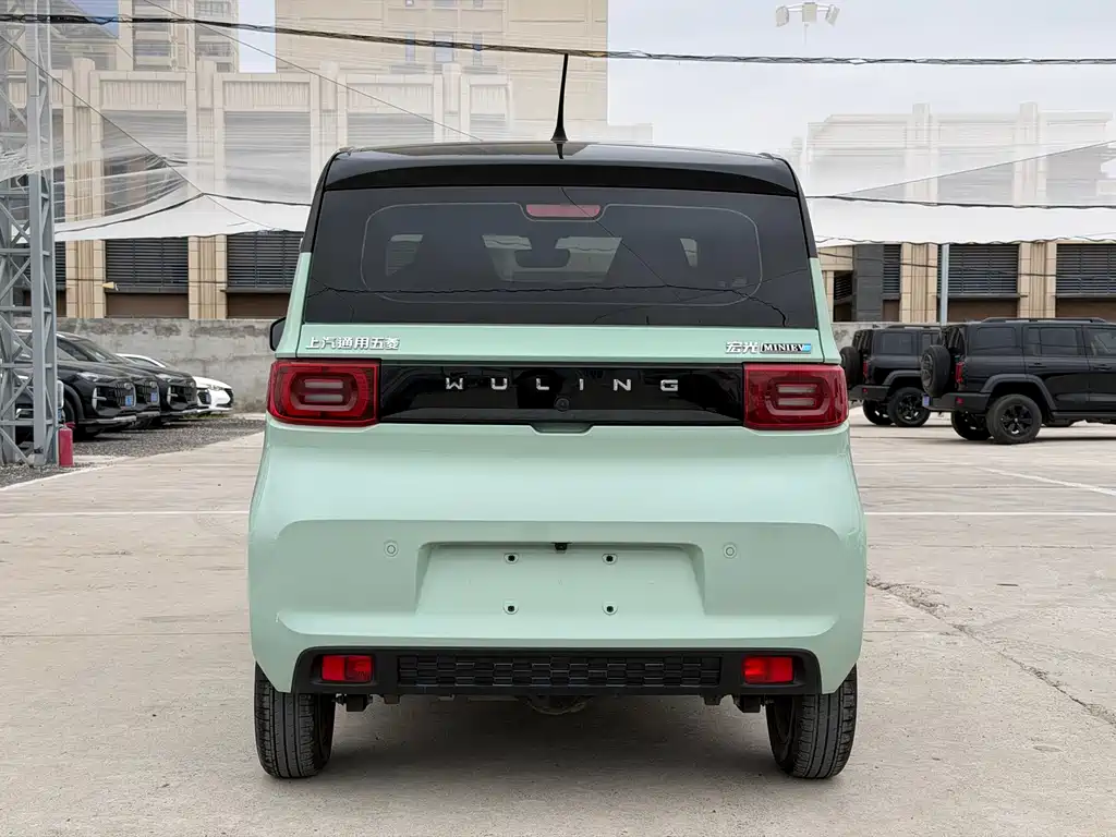 Wuling MINIEV — миниатюра 5