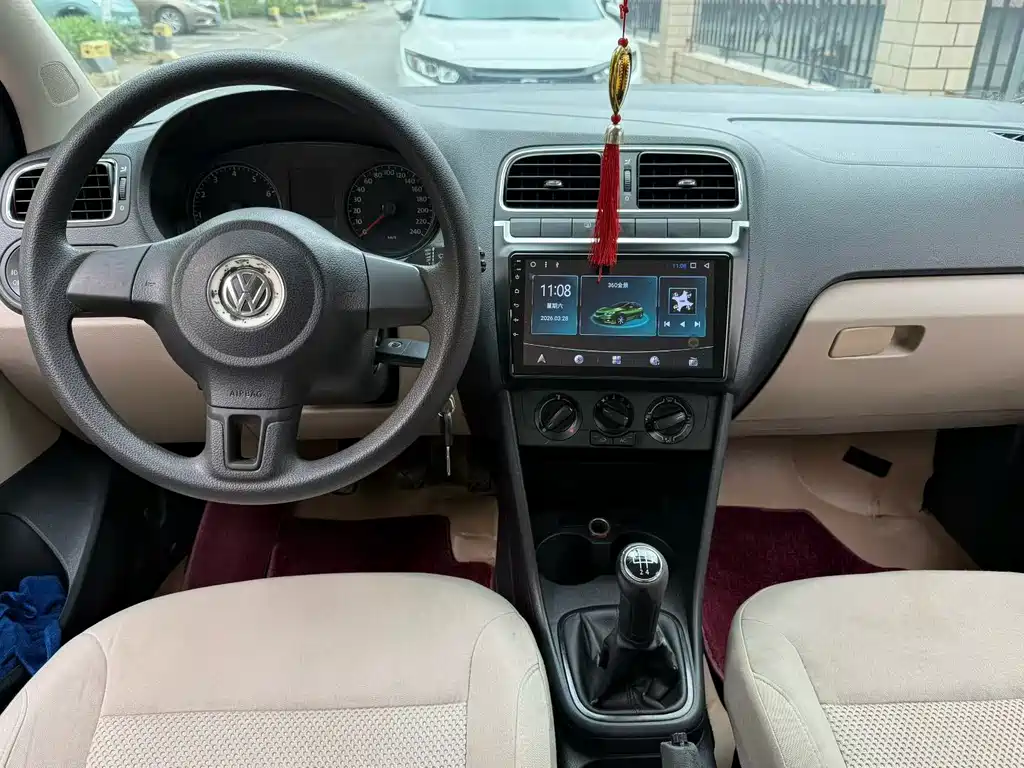 Volkswagen Polo — миниатюра 6