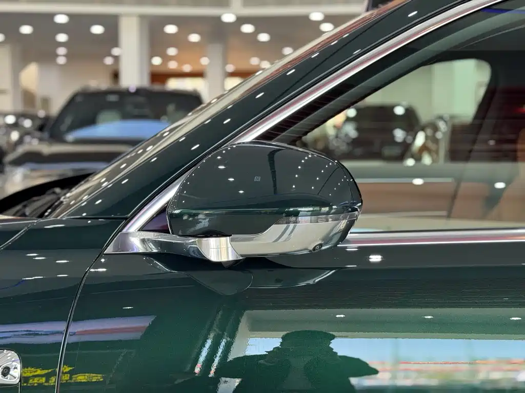 AITO ASK THE WORLD M8