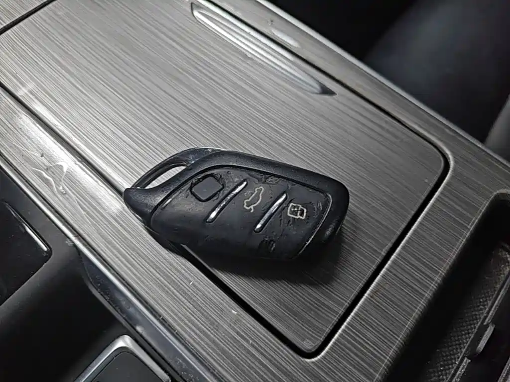 Roewe RX5 New Energy — миниатюра 9