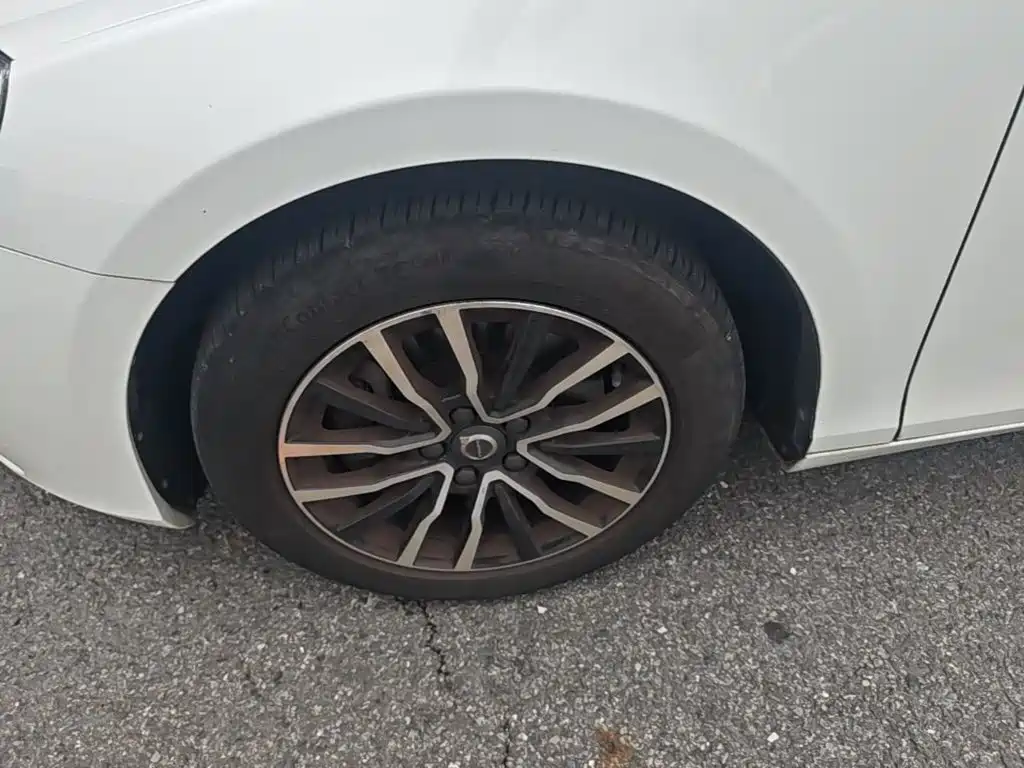 Volvo V40 — миниатюра 23