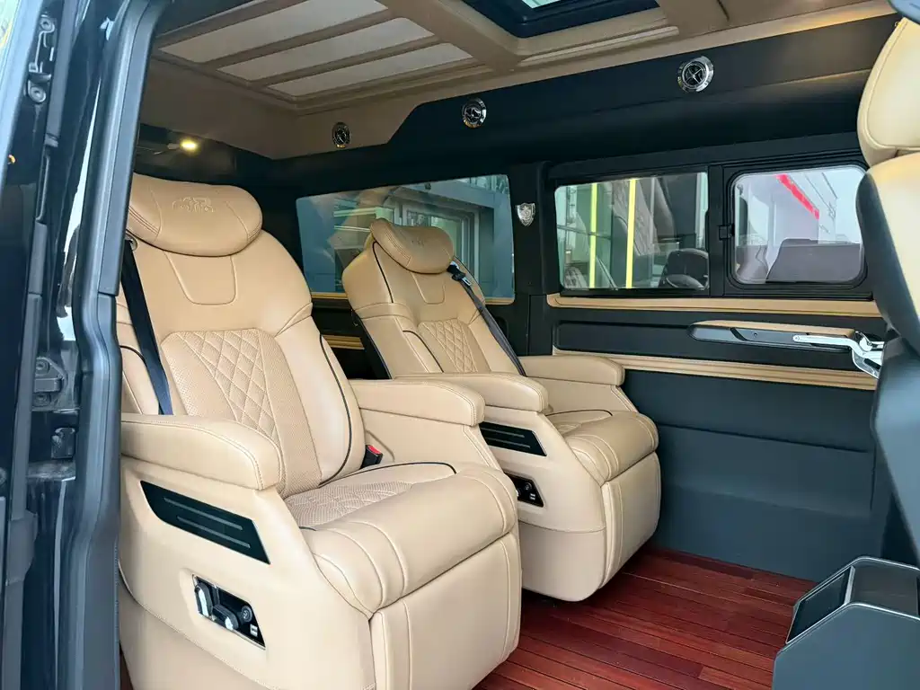 Volkswagen Caravelle — миниатюра 9
