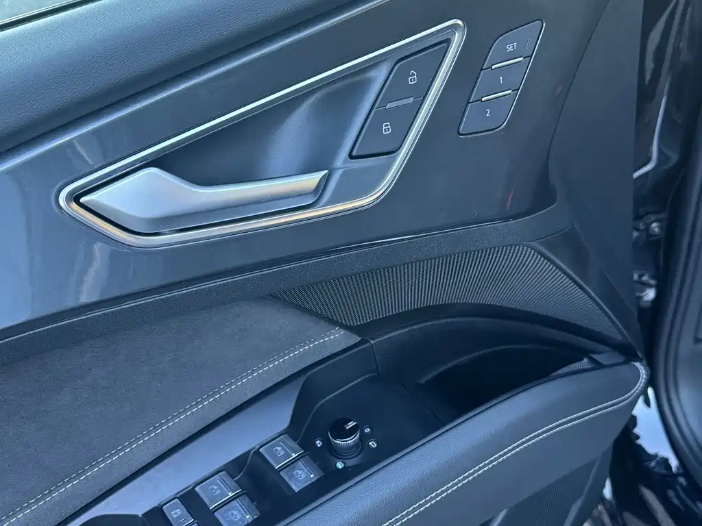 Audi Q5 e-tron — миниатюра 13