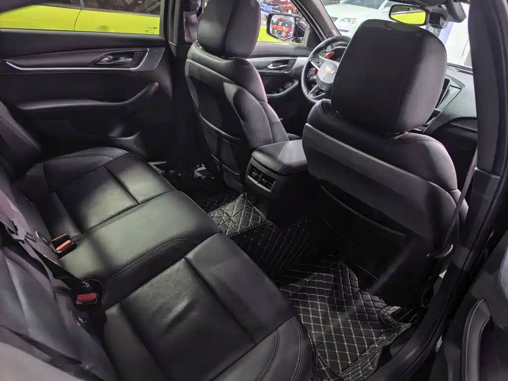 Cadillac CT5 — миниатюра 6