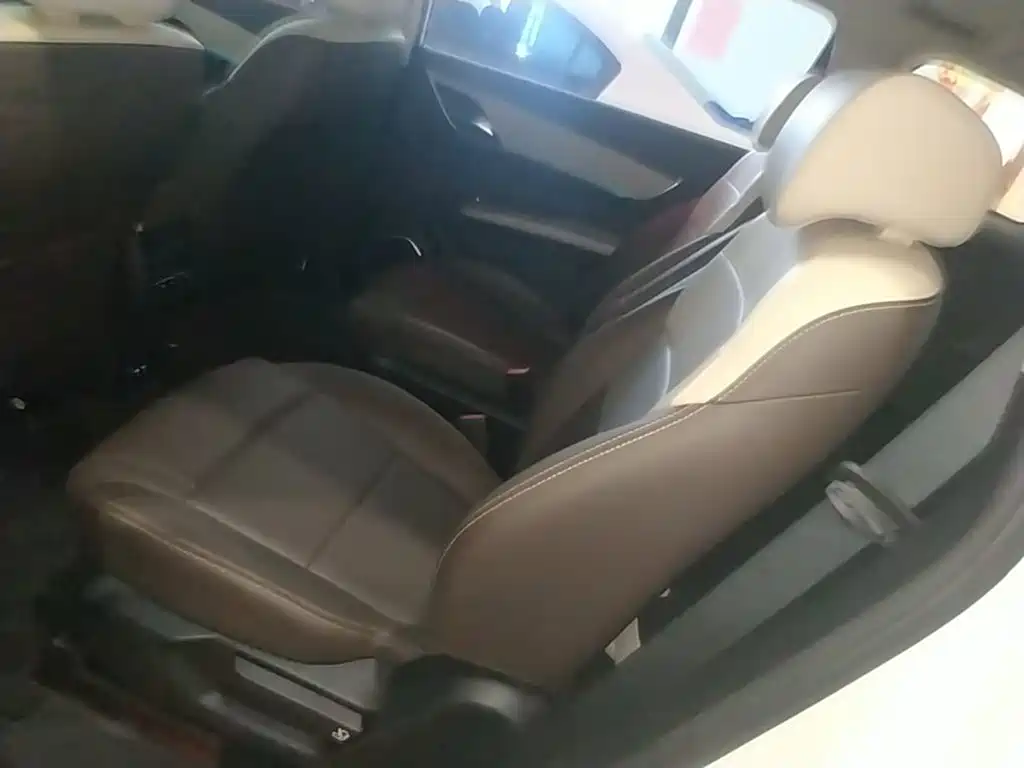 BYD MAX New Energy — миниатюра 17