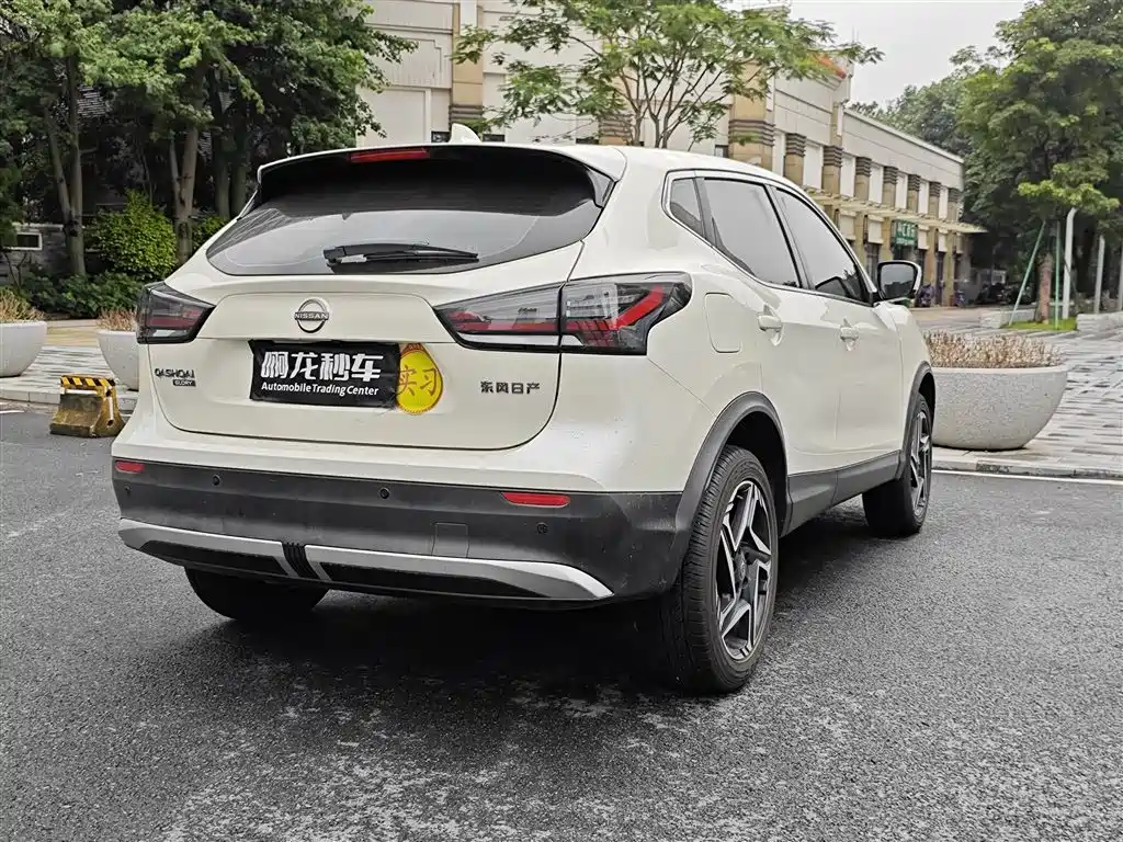Nissan Qashqai — миниатюра 9