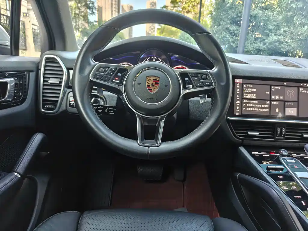 Porsche Cayenne — миниатюра 12