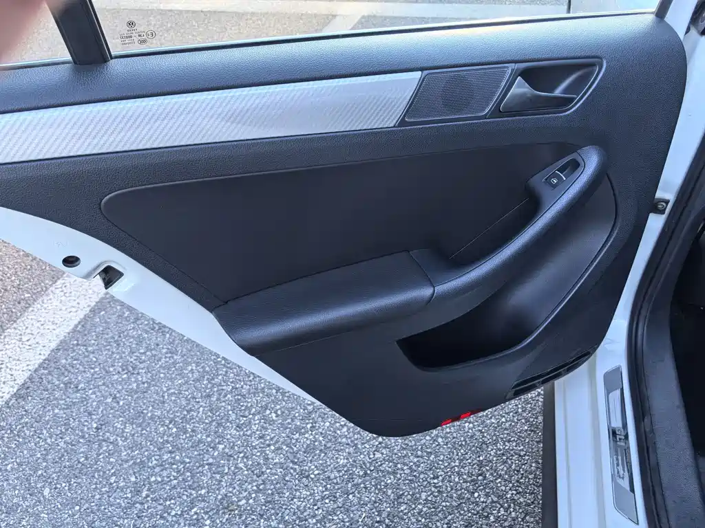 Volkswagen Sagitar — миниатюра 18