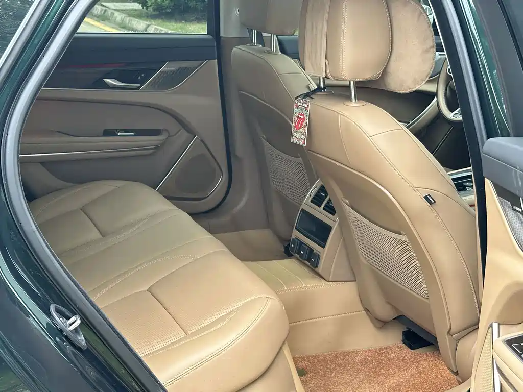 Jaguar XFL — миниатюра 4