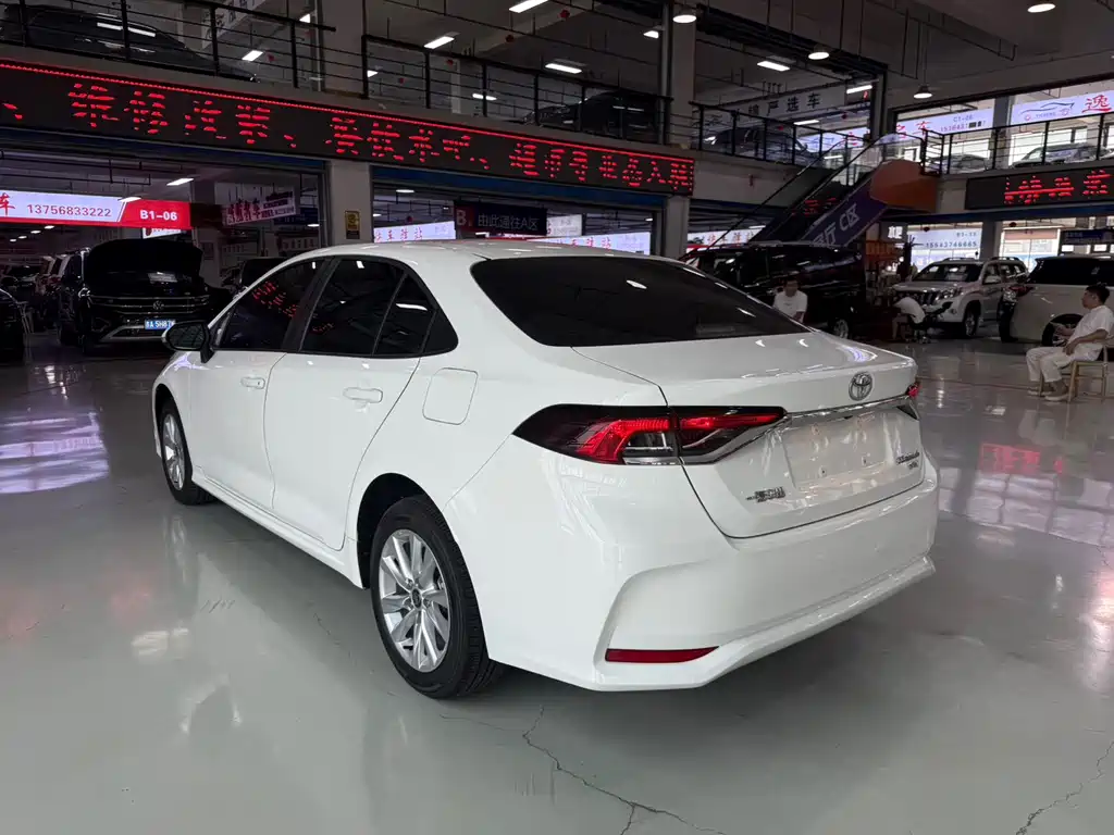 Toyota Corolla — миниатюра 5