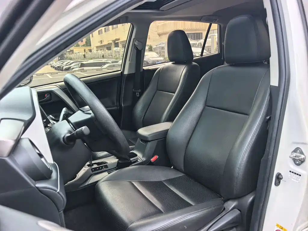 Toyota RAV4 — миниатюра 15