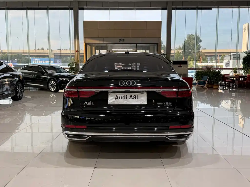 Audi A8 — миниатюра 4