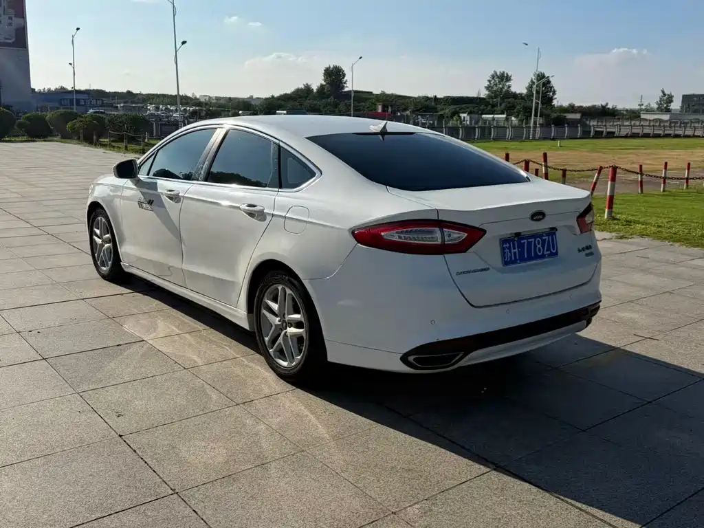 Ford Mondeo — миниатюра 7