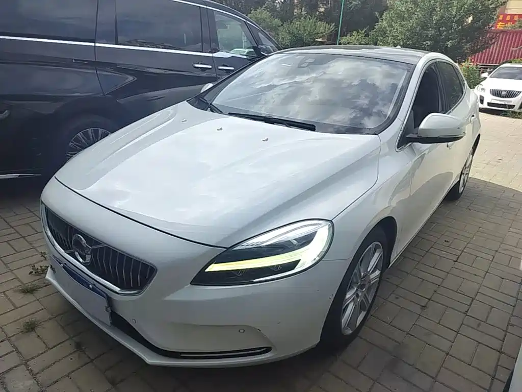 Volvo V40 — миниатюра 2