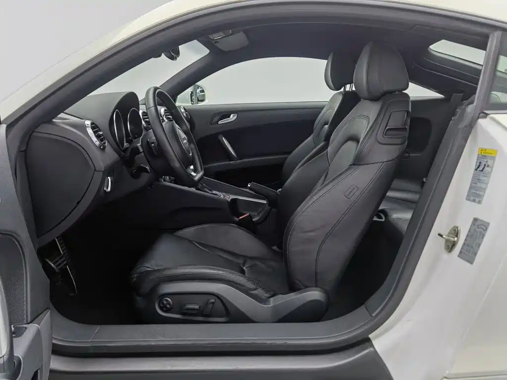 Audi TT — миниатюра 10