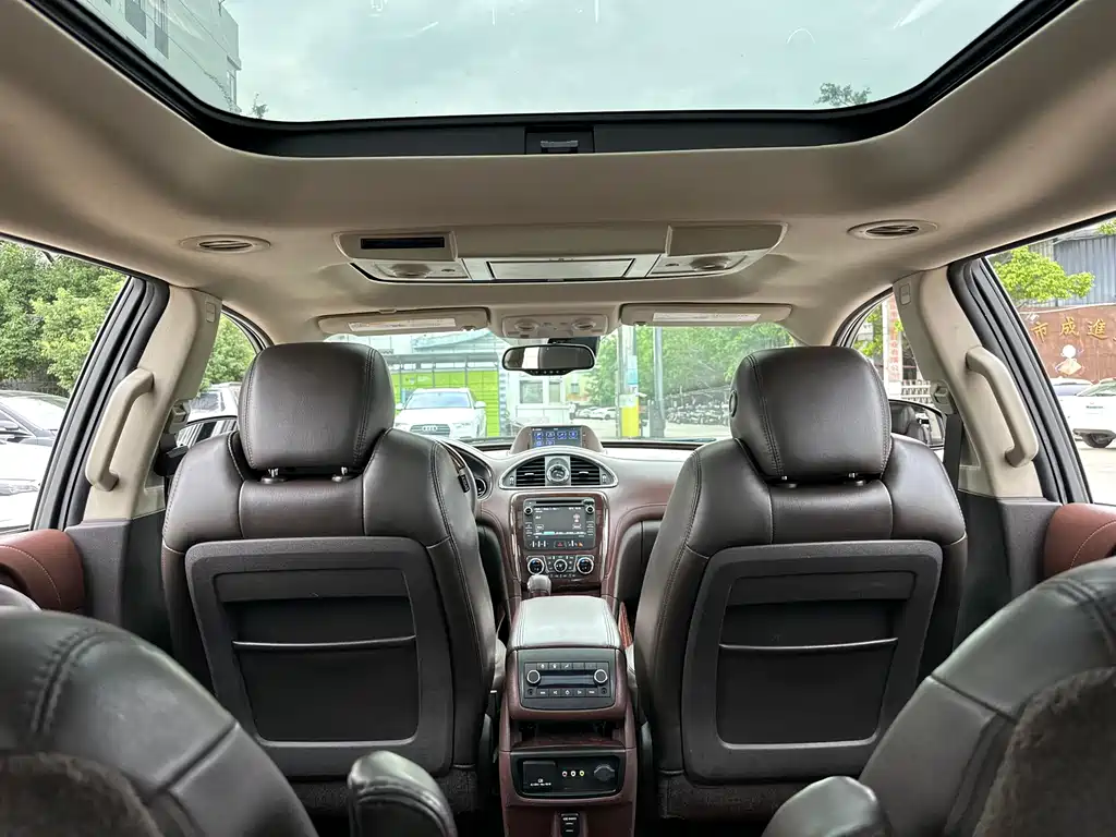 Buick Enclave — миниатюра 10
