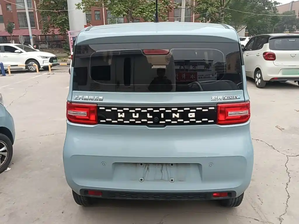 Wuling MINIEV — миниатюра 6