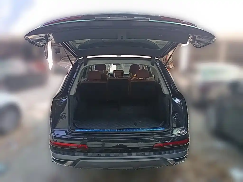 Audi Q7 — миниатюра 24