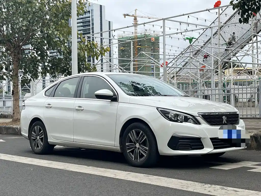 PEUGEOT 308