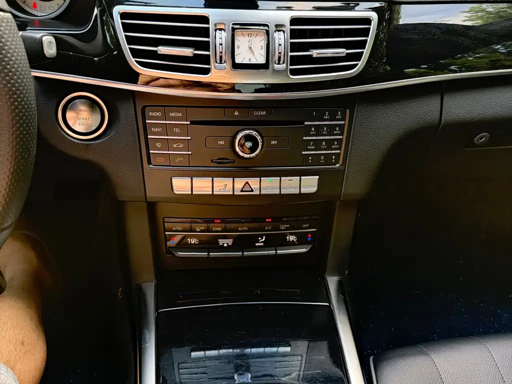 Mercedes-Benz E-Class — миниатюра 10