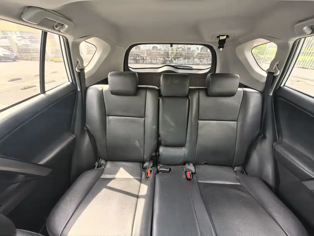 Toyota RAV4 — миниатюра 17