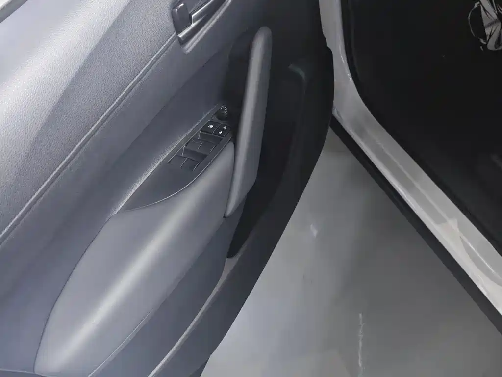 Toyota Frontlander — миниатюра 4