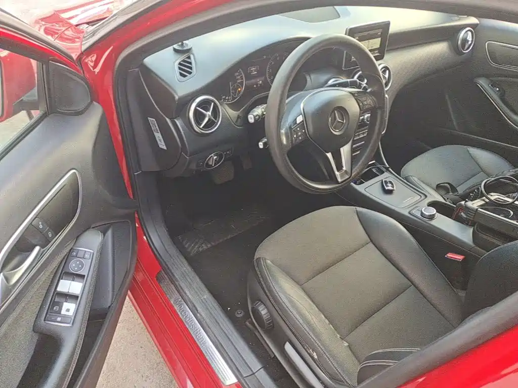 Mercedes-Benz A-Class (Import) — миниатюра 16