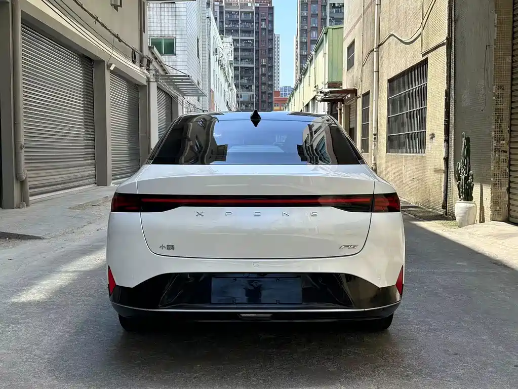 XPeng P5 — миниатюра 11