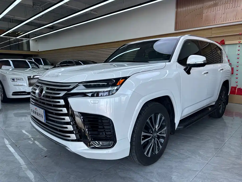 Lexus LX 2023