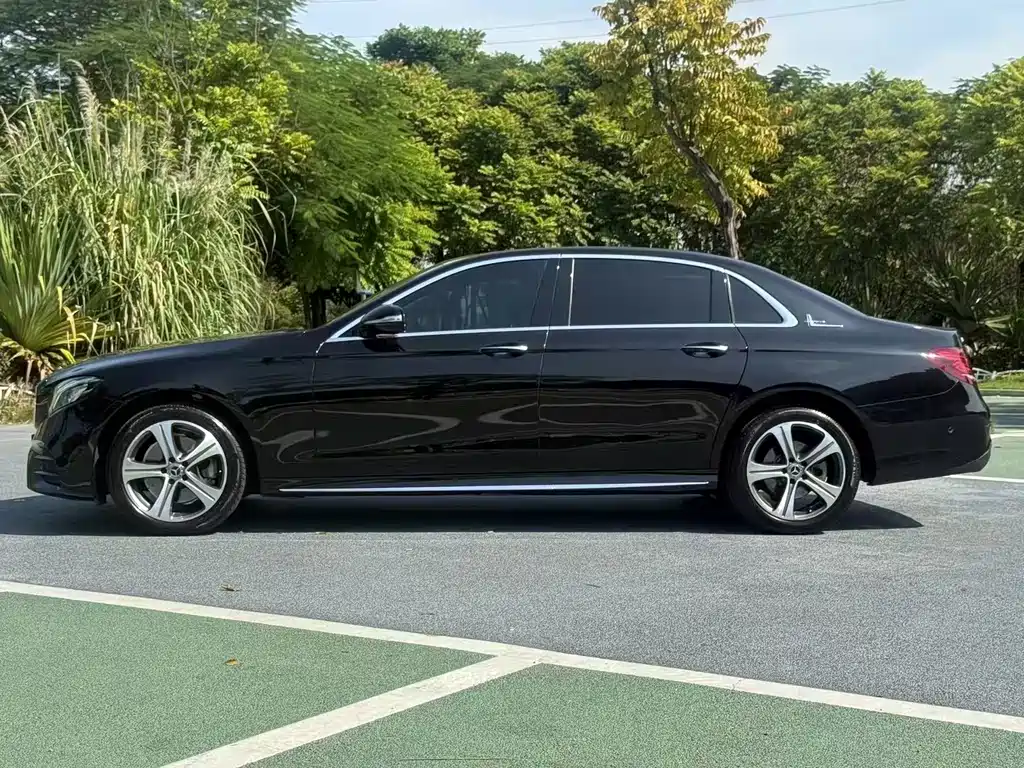 Mercedes-Benz E-Class — миниатюра 4