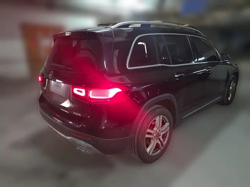 Mercedes-Benz GLB — миниатюра 10