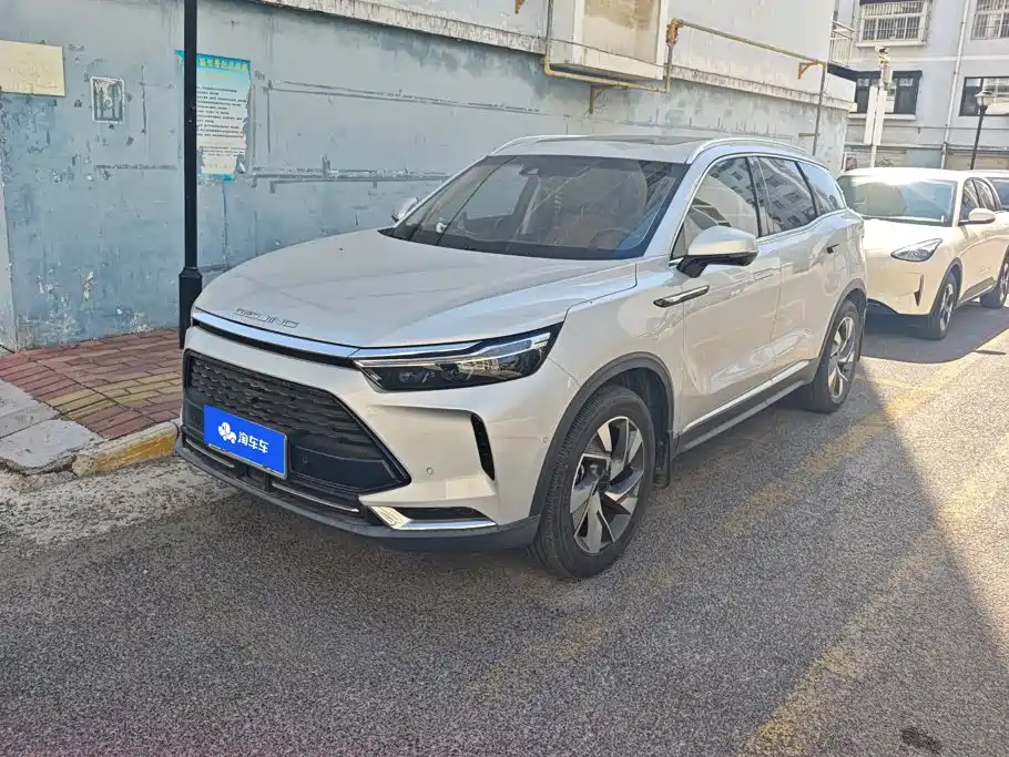 BAIC X7