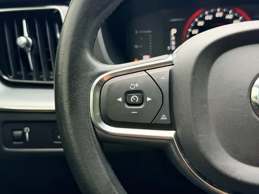 Volvo XC60 — миниатюра 16