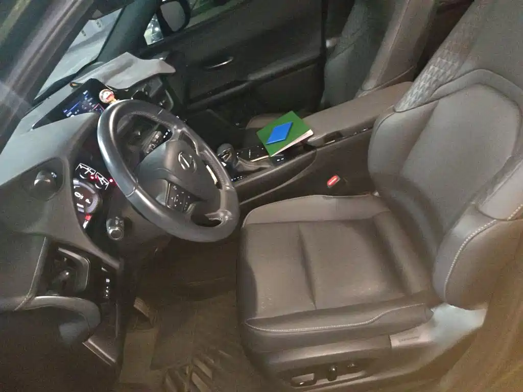 Lexus UX — миниатюра 16