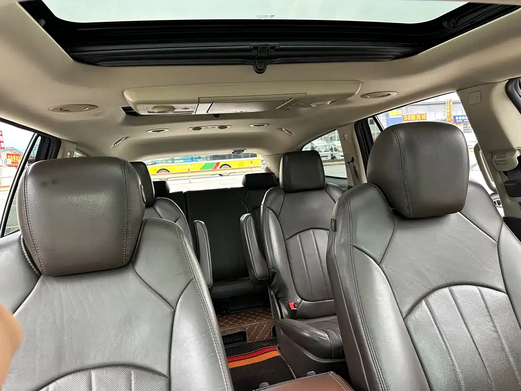Buick Enclave — миниатюра 13