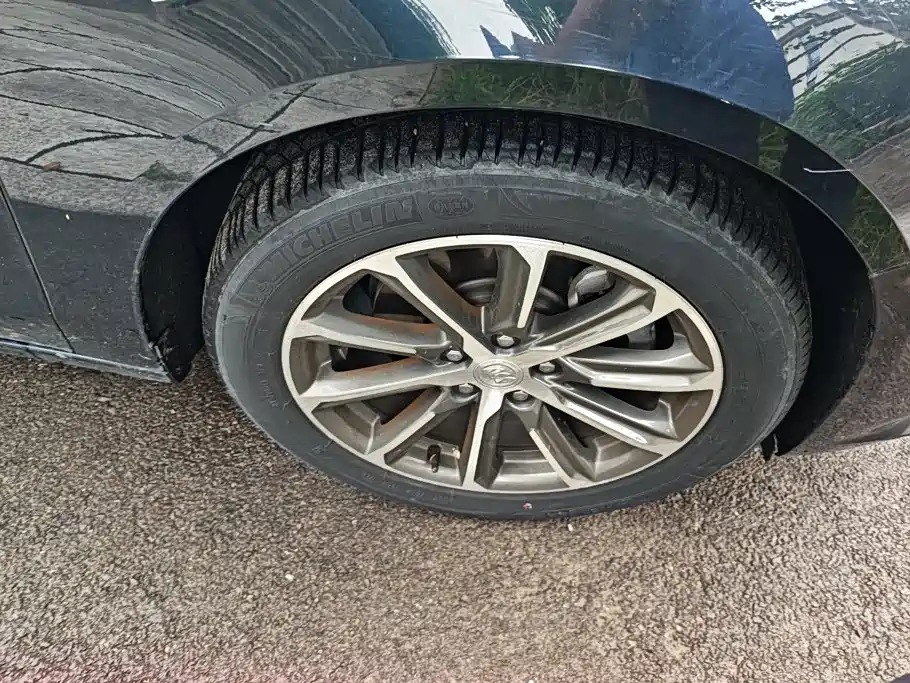 Buick LaCrosse — миниатюра 6