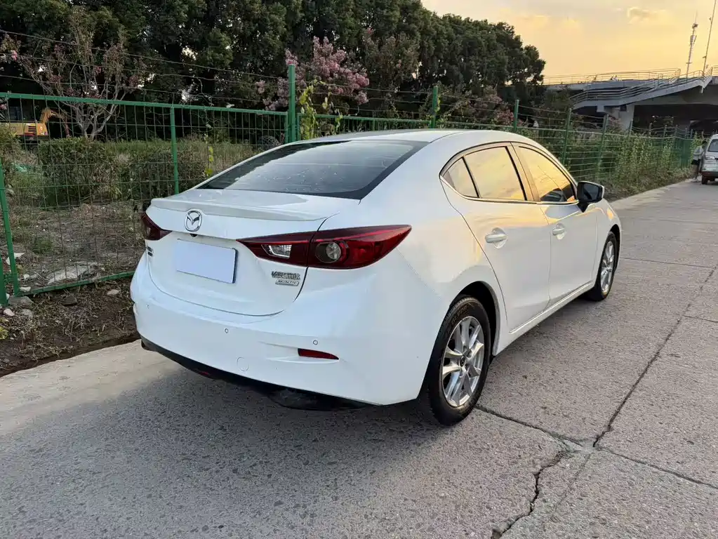 Mazda 3 Axela — миниатюра 14
