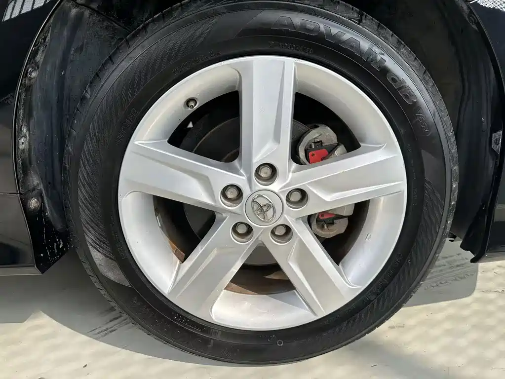 Toyota Camry — миниатюра 12