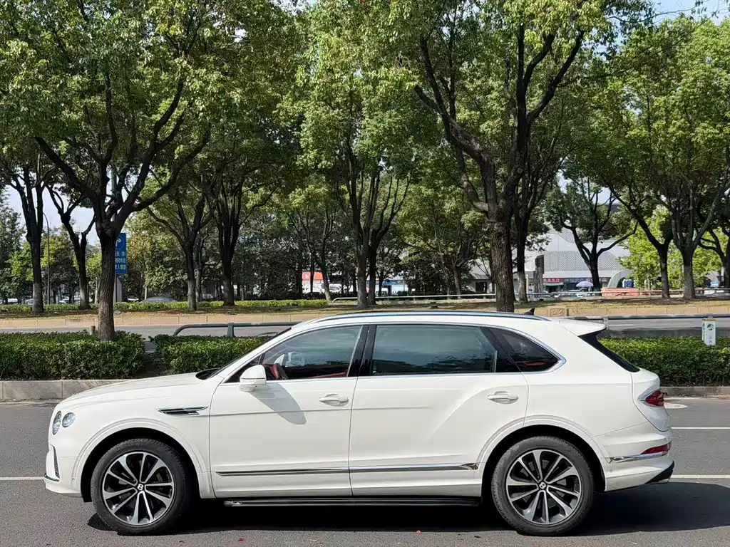 Bentley Bentayga — миниатюра 3