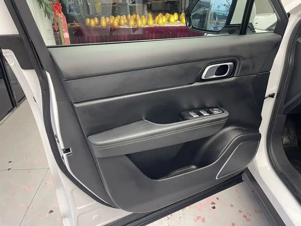 Li Auto Li ONE — миниатюра 5