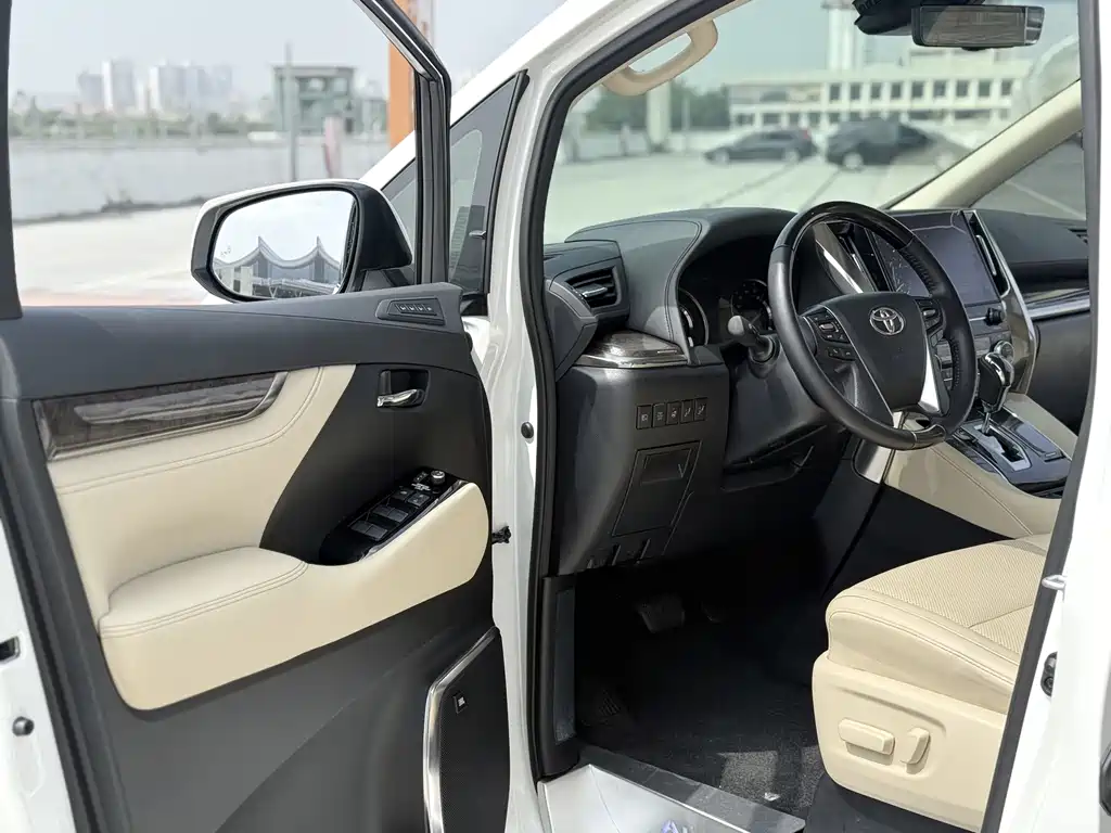 Toyota Alphard 2021 2.5L Premium