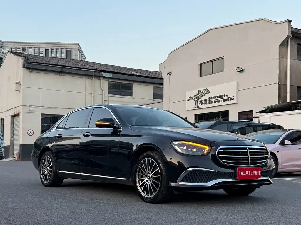 Mercedes-Benz E-Class — миниатюра 3