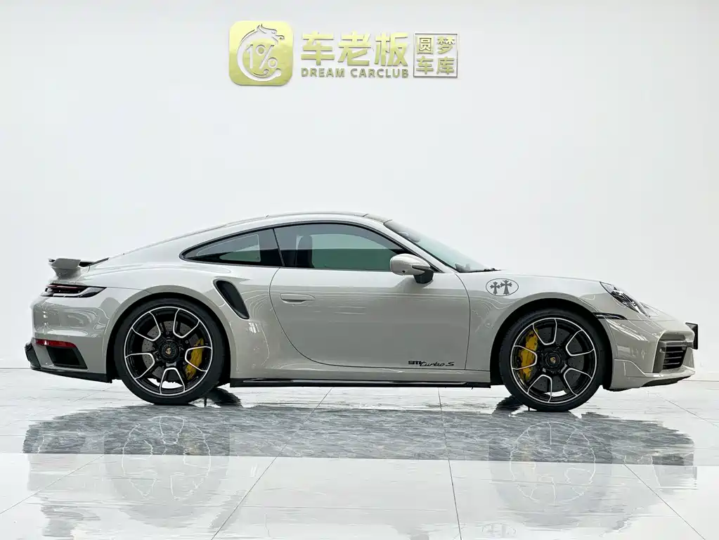 Porsche 911 2023 Turbo S 3.7T