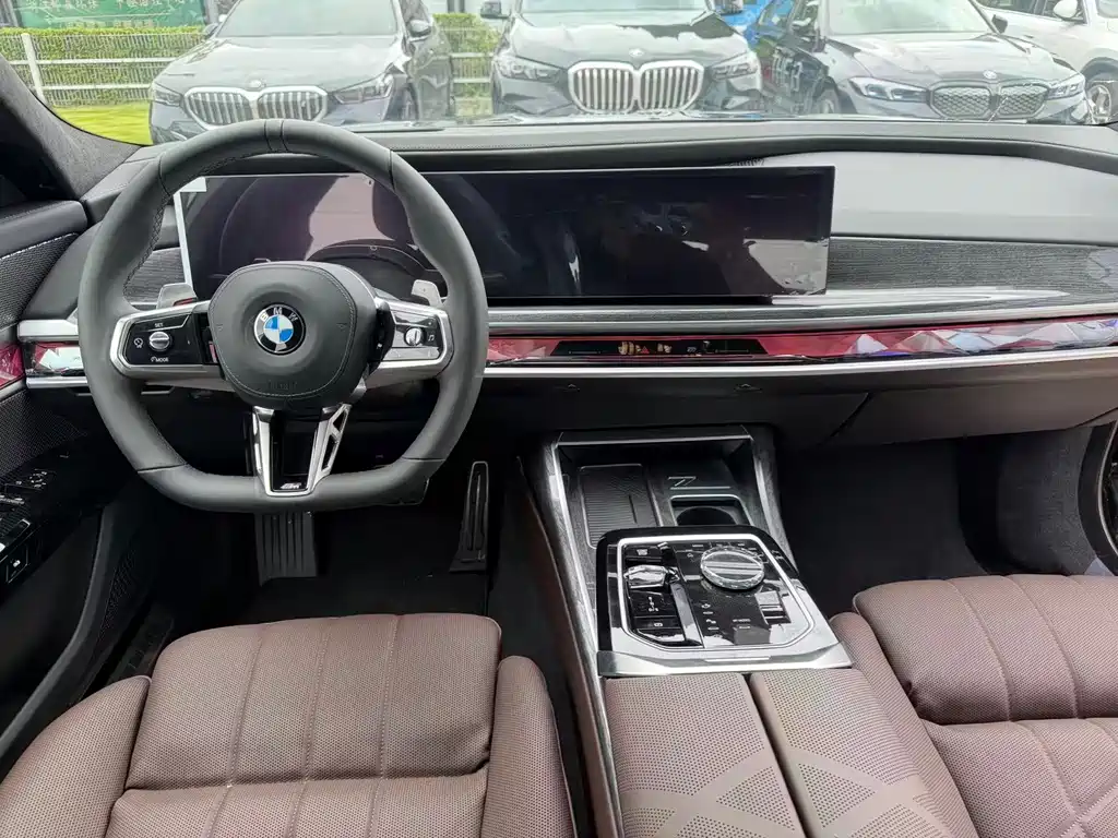 BMW 7 Series — миниатюра 5