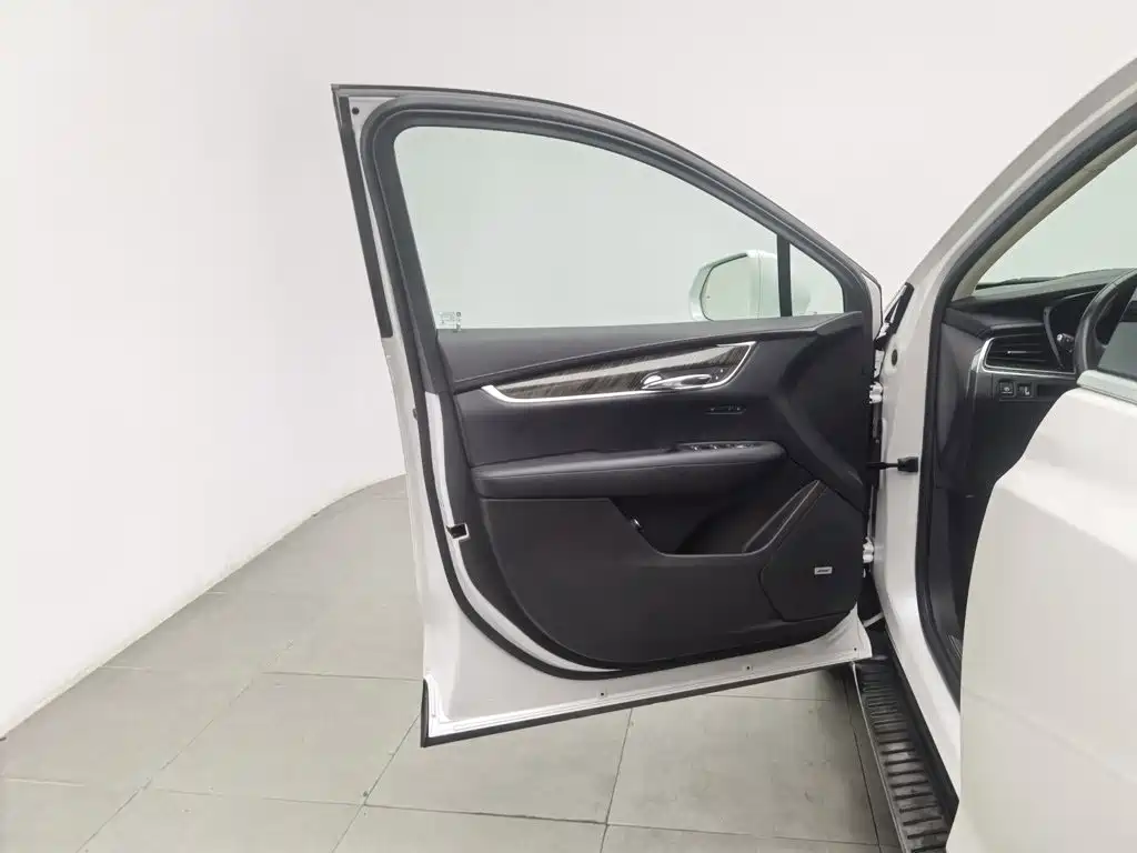 Cadillac XT5 — миниатюра 8