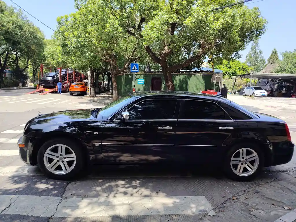 Chrysler 300C — миниатюра 11