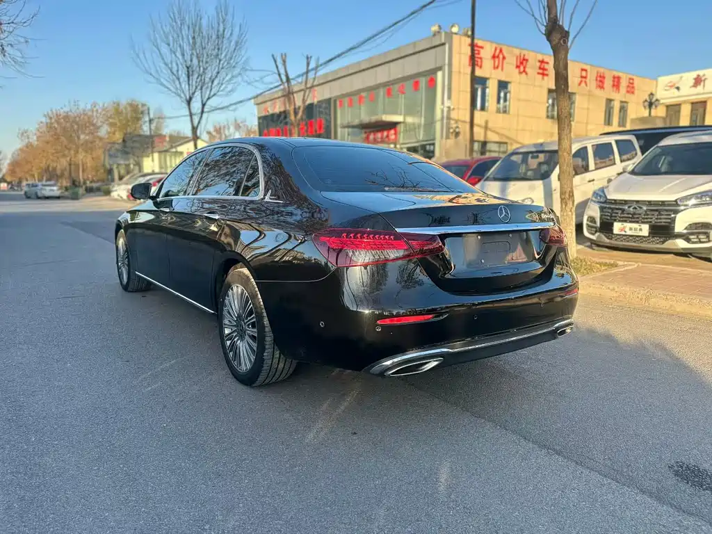 MERCEDES-BENZ E CLASS