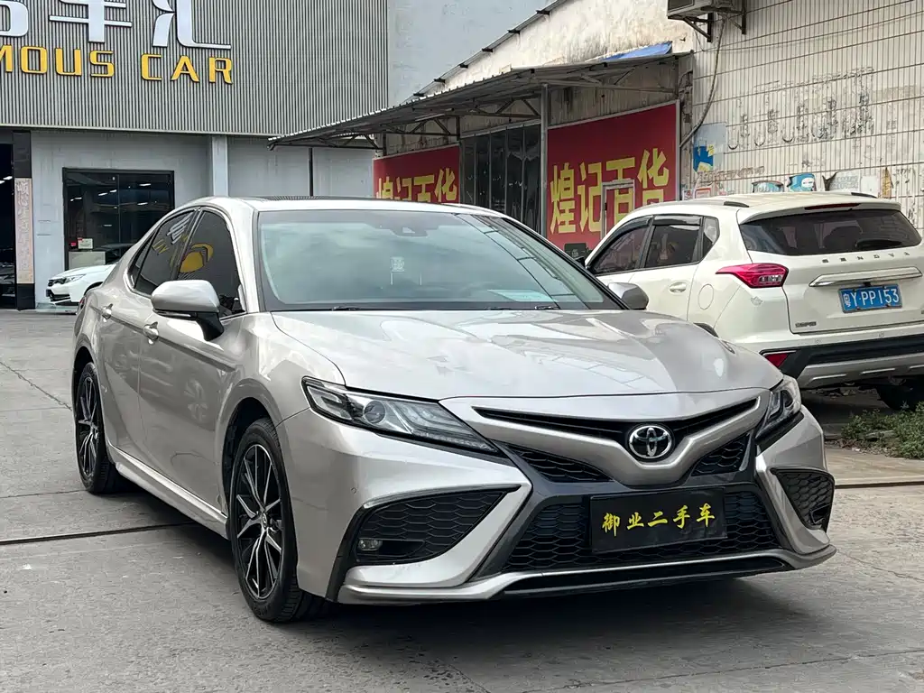 TOYOTA CAMRY